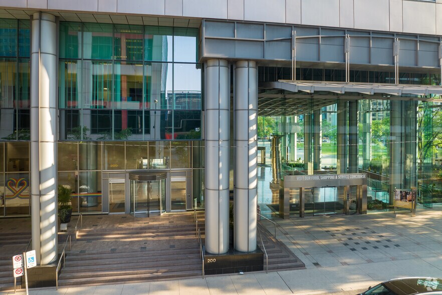 More Photos Of 200 Wellington St W, Toronto Office Residential For Lease