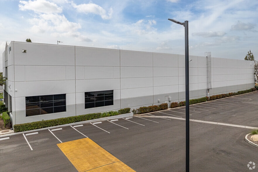 More Photos Of 9142-9160 Norwalk Blvd, Santa Fe Springs Distribution For Lease
