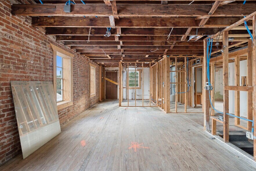 More Photos Of 204 Magnolia St, New Smyrna Beach Restaurant For Sale