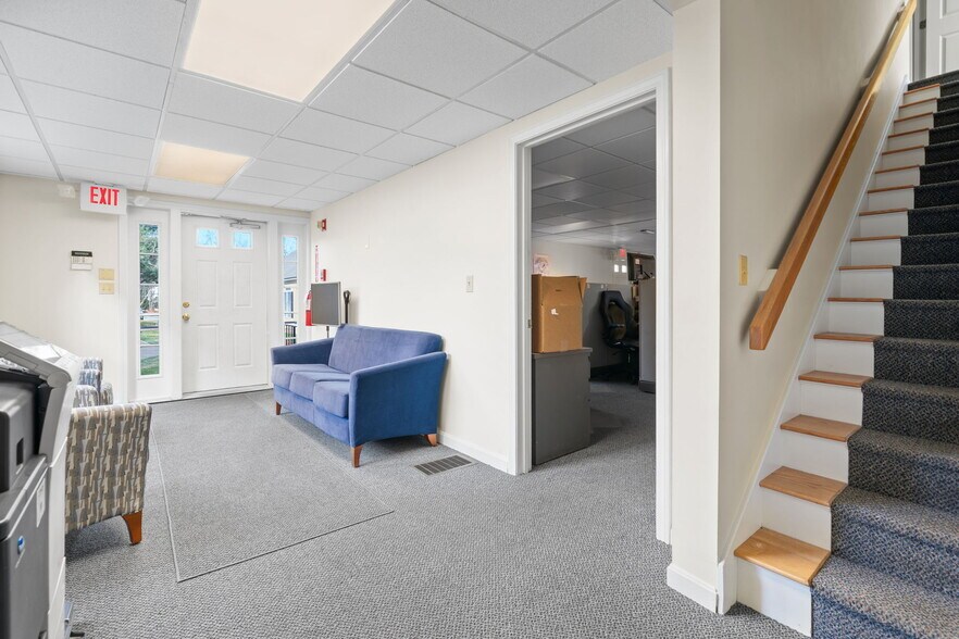 More Photos Of 360 State Route 101, Bedford Office For Sale