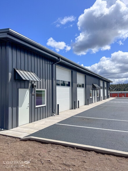 More Photos Of 64415 Strickler Ave, Bend Warehouse For Lease