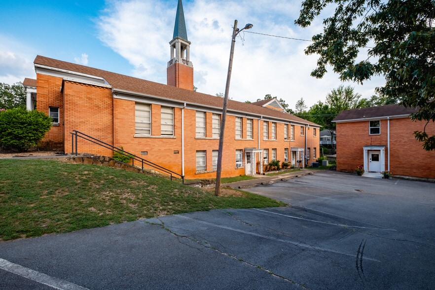 More Photos Of 4401 Woodlawn Dr, Little Rock Religious Facility For Sale
