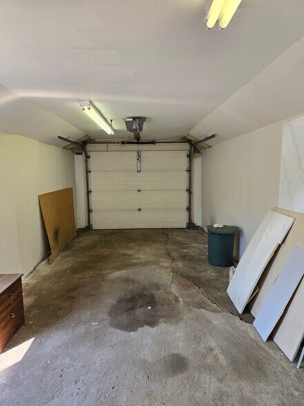More Photos Of 4914 50 Av, Red Deer Office For Sale