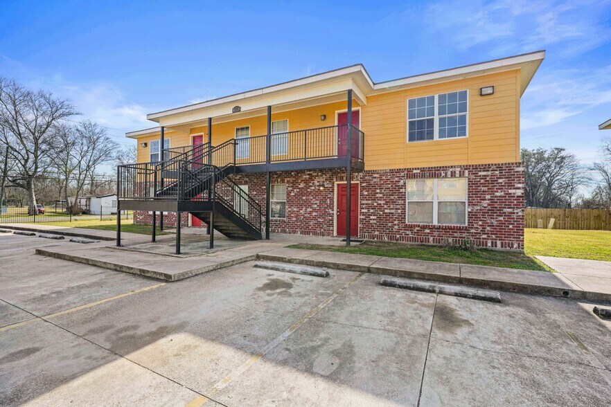 More Photos Of 5500 Hwy 75, Carville Apartments For Sale
