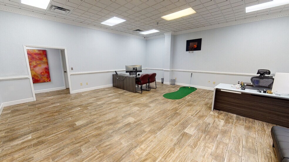 More Photos Of 109-115 Commerce St, Lake Mary Unknown For Lease