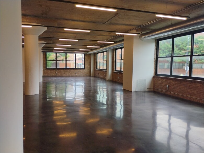 More Photos Of 2501 W Washington Blvd, Chicago Loft Creative Space For Lease