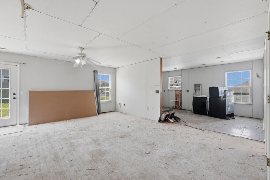 More Photos Of 3403 SW Deerfield Blvd, Bentonville Multifamily For Sale