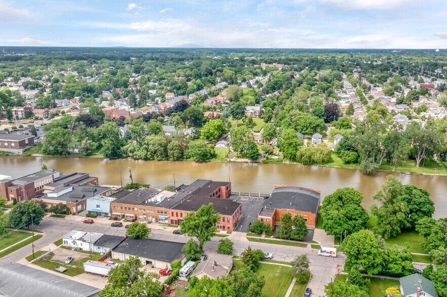 More Photos Of 425 E Front St, Monroe Manufacturing For Lease