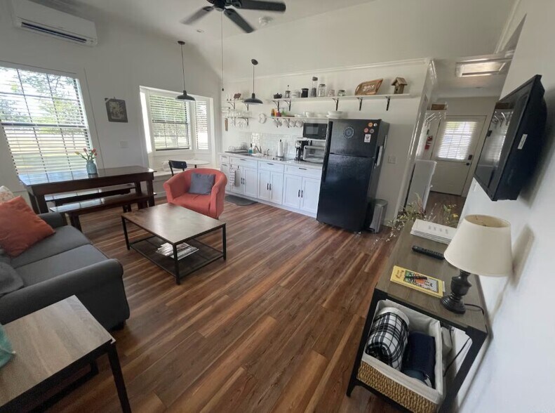 More Photos Of 1281 Post Oak Point Rd, New Ulm Hospitality For Sale