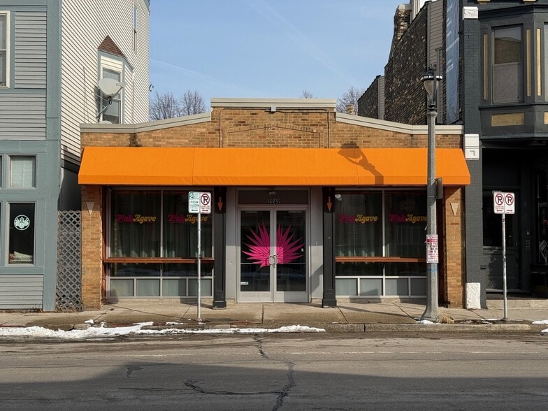 Primary Photo Of 2242 S Kinnickinnic Ave, Milwaukee Storefront Retail Residential For Lease