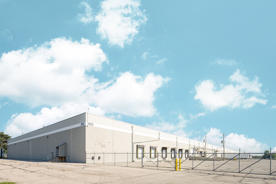More Photos Of 8525 E 33rd St, Indianapolis Distribution For Lease