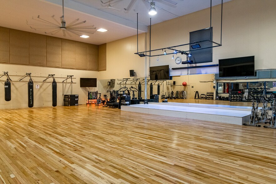 More Photos Of 415 Wingfield St, Ruidoso Health Club For Sale