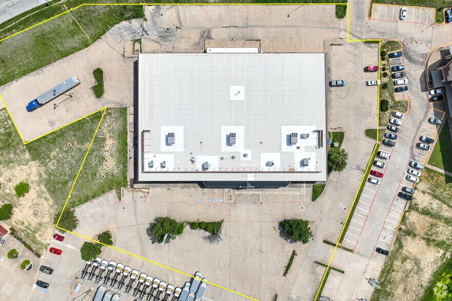 More Photos Of 3025 Altamesa Blvd, Fort Worth Freestanding For Sale