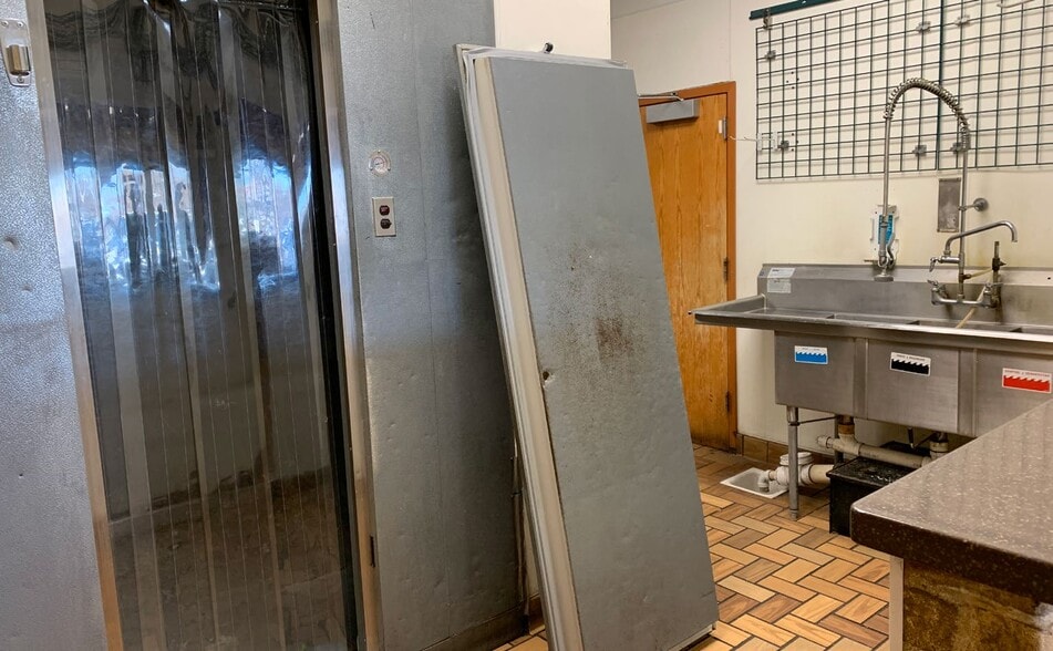 More Photos Of 5555 Zuni Rd SE, Albuquerque Unknown For Lease