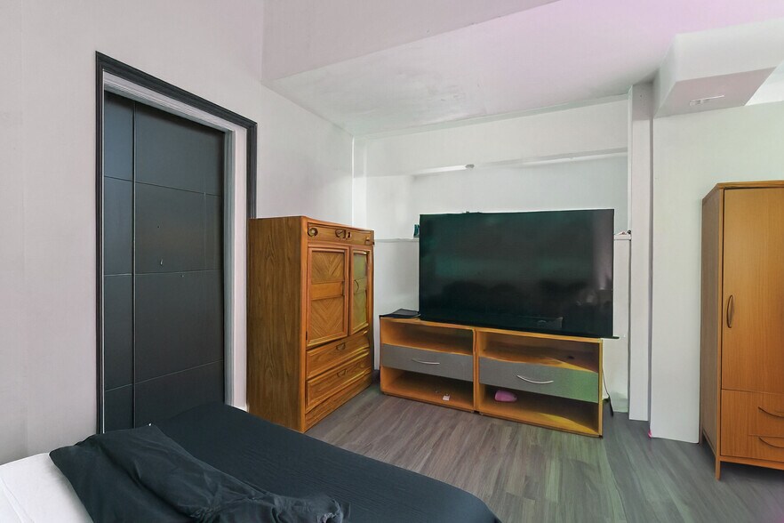 More Photos Of 202 Rochester St, Ottawa Apartments For Sale