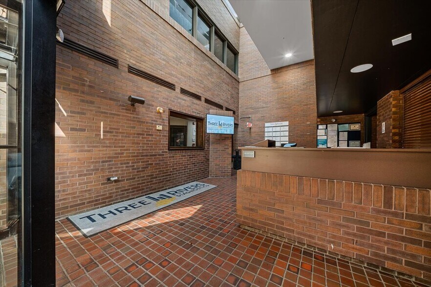 More Photos Of 115 Technology Dr, Pittsburgh Medical For Lease