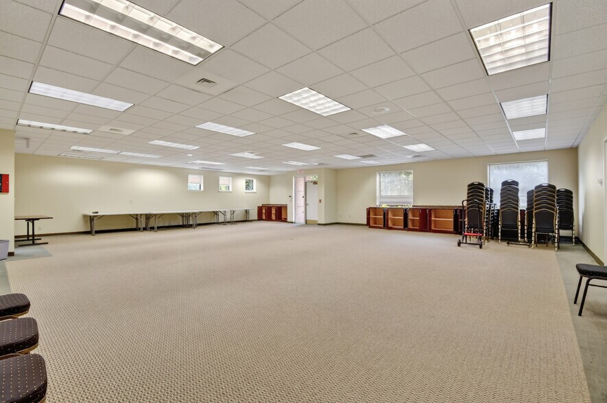 More Photos Of 6852 Belfort Oaks Pl, Jacksonville Medical For Sale