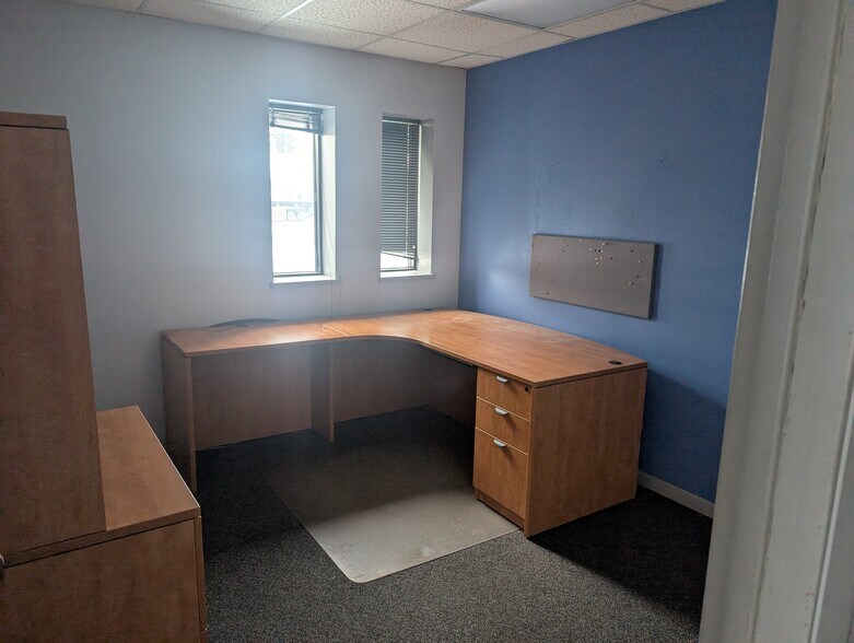 More Photos Of 10841 Paw Paw St, Holland Manufacturing For Sale