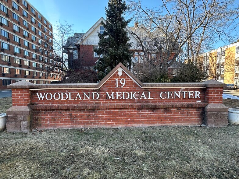 More Photos Of 19 Woodland St, Hartford Medical For Lease