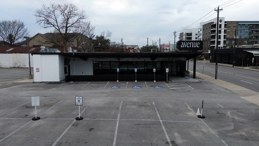 More Photos Of 5317 Washington Ave, Houston Bar For Lease