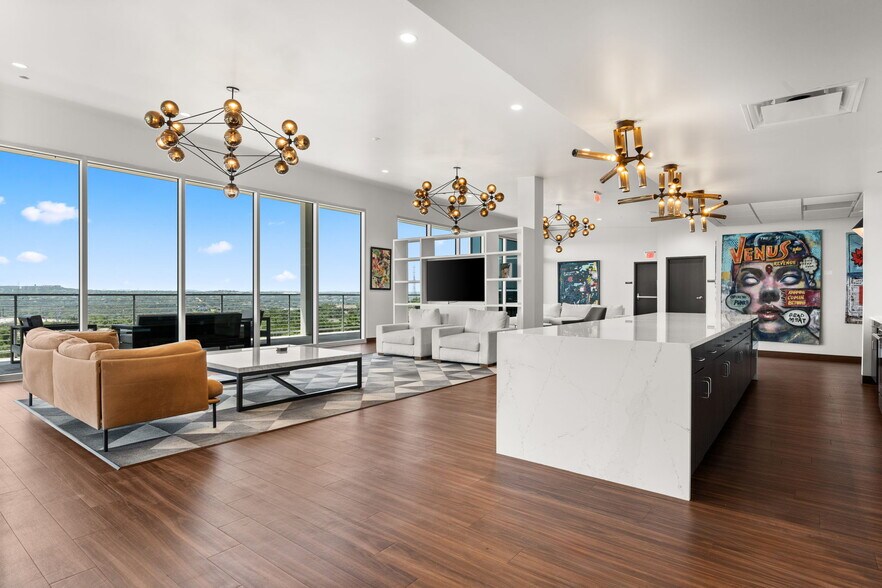 More Photos Of 4229 N FM 620 Hwy, Austin Showroom For Lease