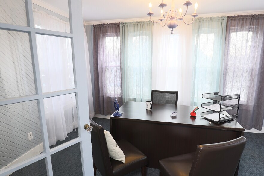 More Photos Of 322 Ballston Ave, Schenectady Office For Sale