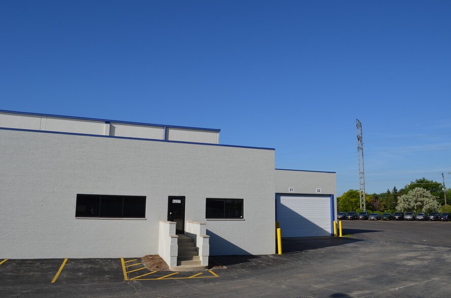 More Photos Of 6123-6227 Monroe Ct, Morton Grove Warehouse For Lease