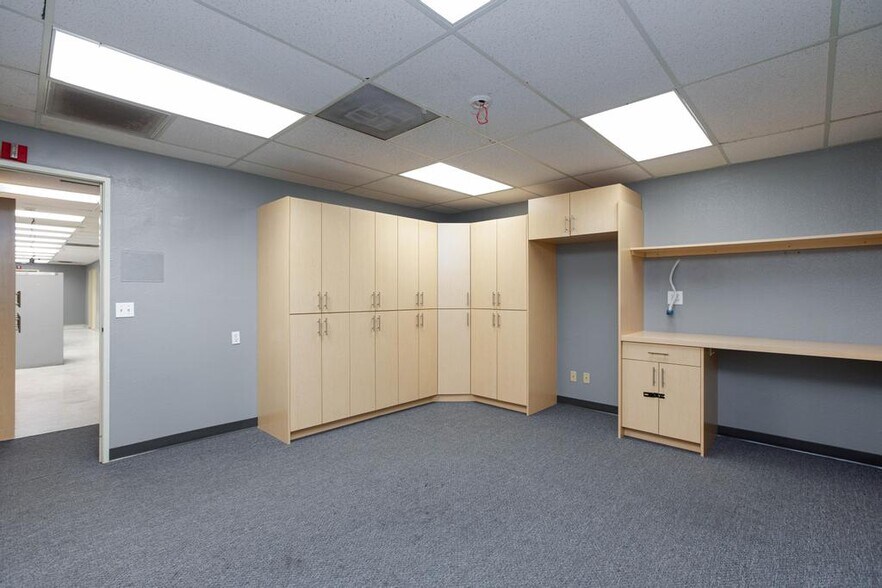 More Photos Of 872 E Sahara Ave, Las Vegas Medical For Lease