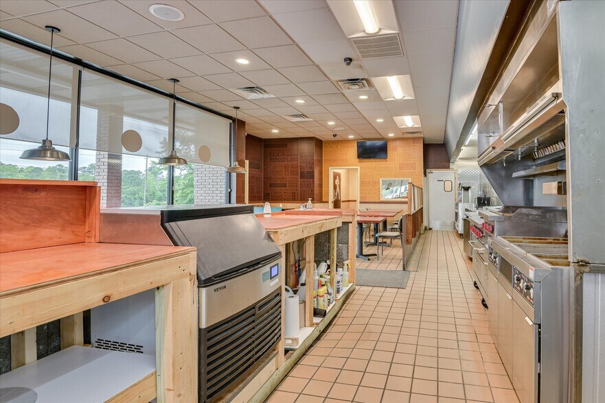 More Photos Of 115 Elm St, Lincolnton Restaurant For Lease