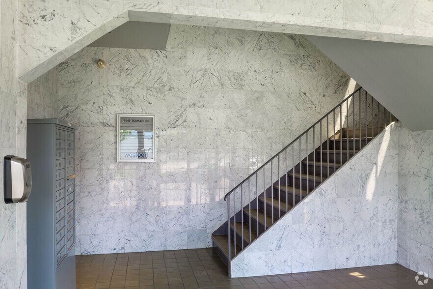 More Photos Of 6645 Tomken Rd, Mississauga Light Distribution For Lease