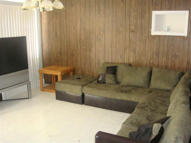 More Photos Of 3006 N 44th St, Tampa General Retail For Sale