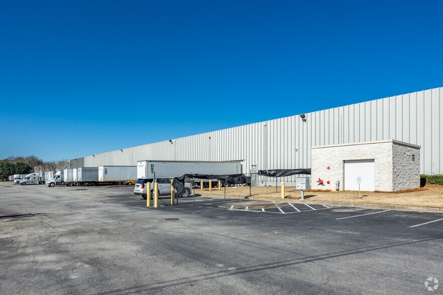 More Photos Of 4099 Old Dixie Hwy, Atlanta Distribution For Lease