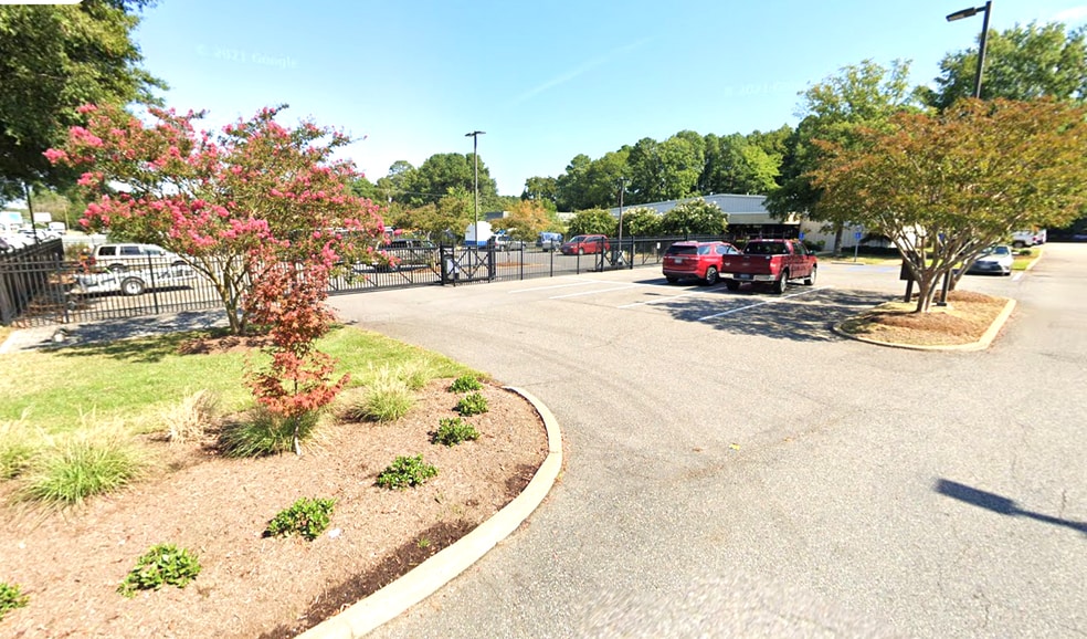 More Photos Of 4824 George Washington Mem Hwy, Yorktown Warehouse For Sale