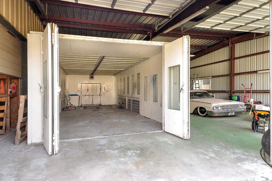 More Photos Of 23210 FM 1485, New Caney Service For Sale