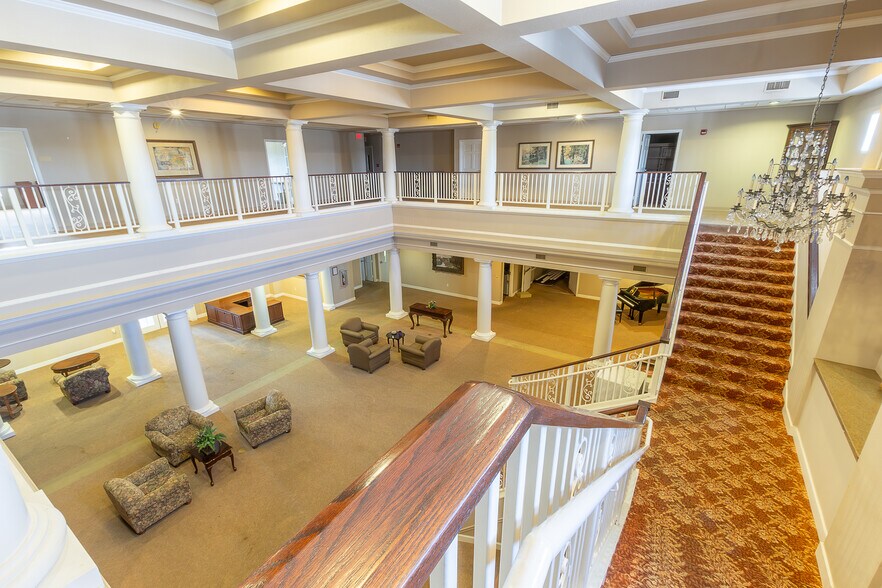 More Photos Of 2815 E Jackson St, Hugo Rehabilitation Center For Sale