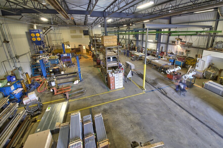 More Photos Of 130 Rue de l'Isère, Candiac Warehouse For Sale