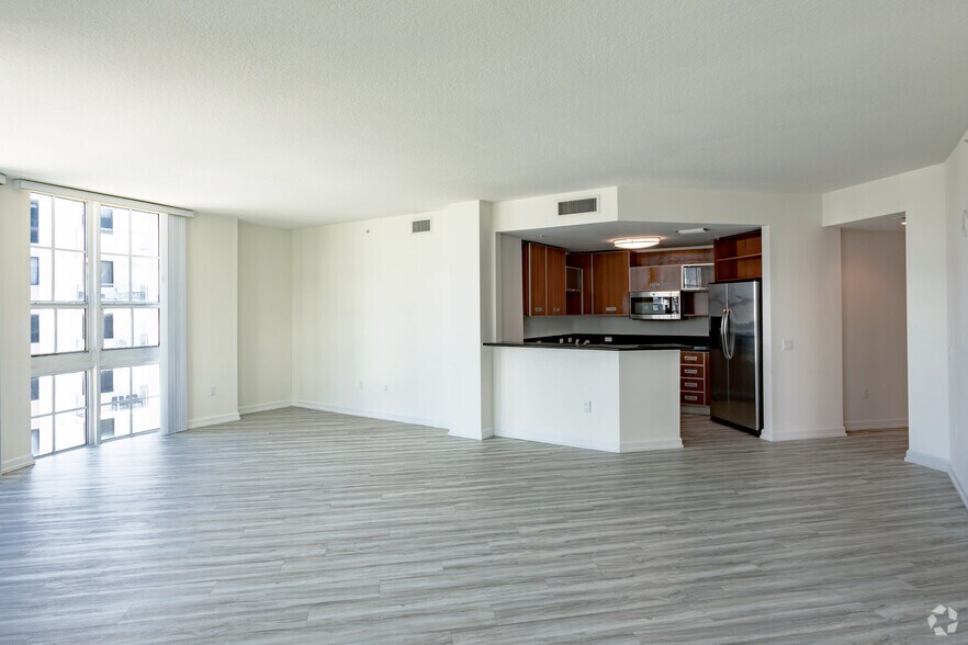 More Photos Of 410 Evernia St, West Palm Beach Apartments For Lease