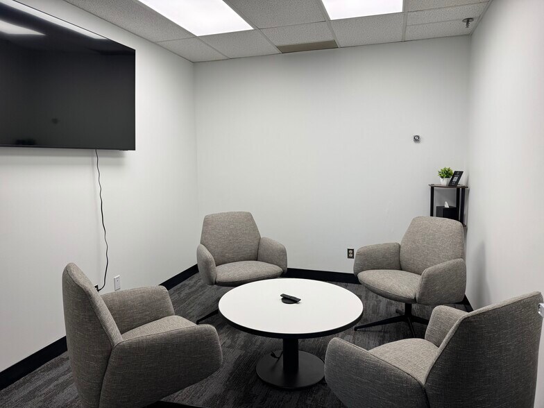 More Photos Of 4807 Rockside Rd, Independence Coworking Space