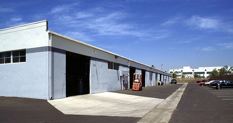 More Photos Of 2021-2041 S Lyon St, Santa Ana Light Manufacturing For Lease