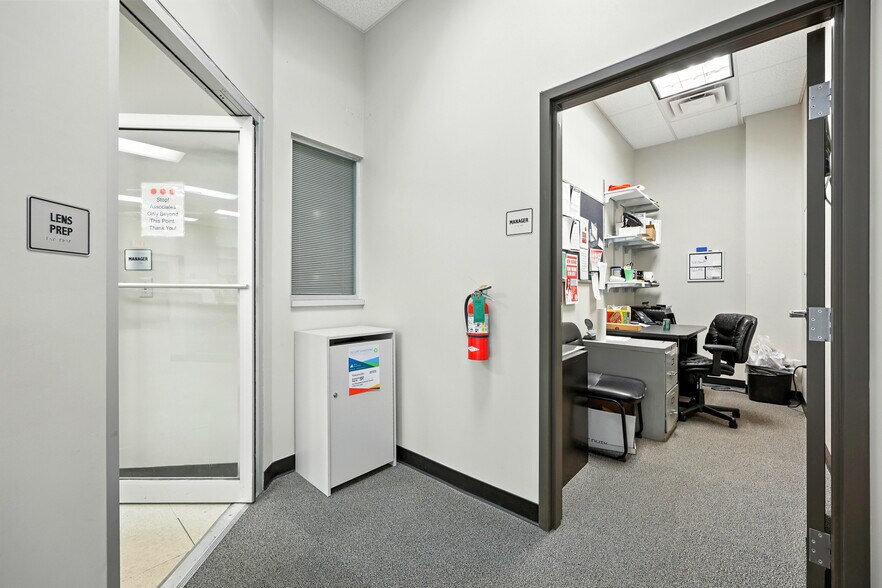 More Photos Of 9480 Arlington Expy, Jacksonville Freestanding For Sale