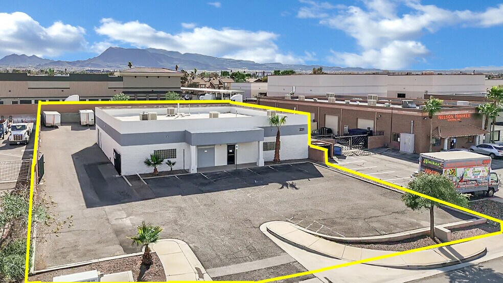 More Photos Of 231 Sunpac Ave, Henderson Warehouse For Lease