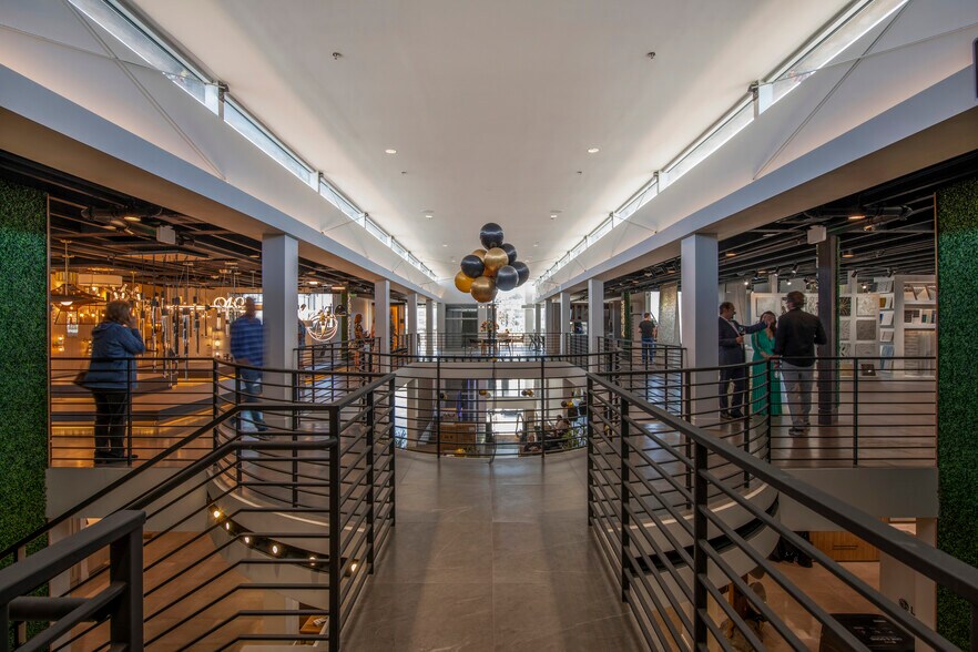 More Photos Of 2413 Pacific Coast Hwy, Lomita General Retail For Sale