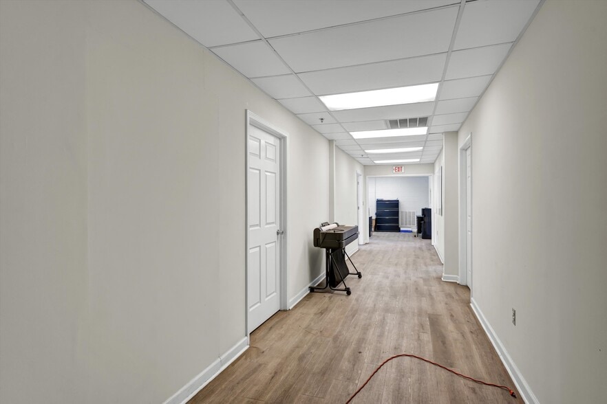 More Photos Of 1904 W Emory Rd, Powell Light Manufacturing For Sale