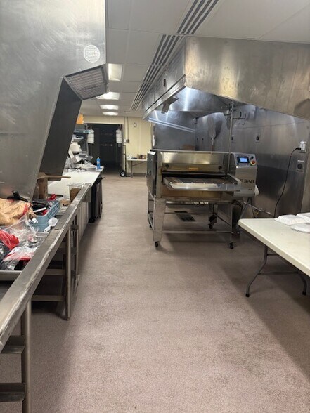 More Photos Of 5581 S 9th St, Kalamazoo Restaurant For Sale