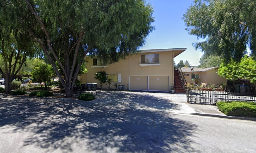 More Photos Of 284 Elmwood St, Mountain View Multifamily For Sale