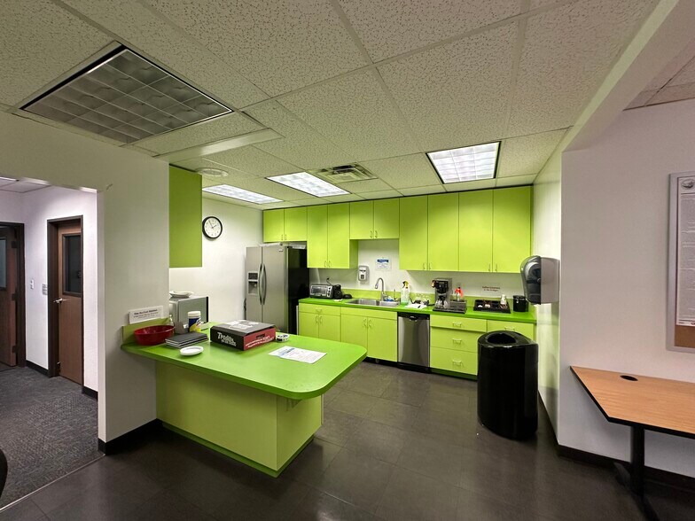 More Photos Of 421 E Cerritos Ave, Anaheim Warehouse For Sale