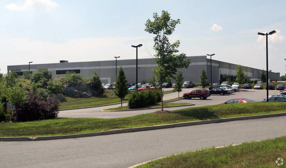 More Photos Of 100 Maple Ridge Dr, Cumberland Distribution For Lease