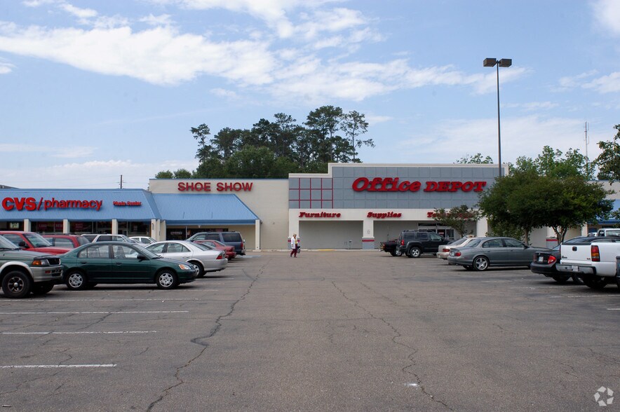 More Photos Of 2302 W Thomas St, Hammond Unknown For Lease