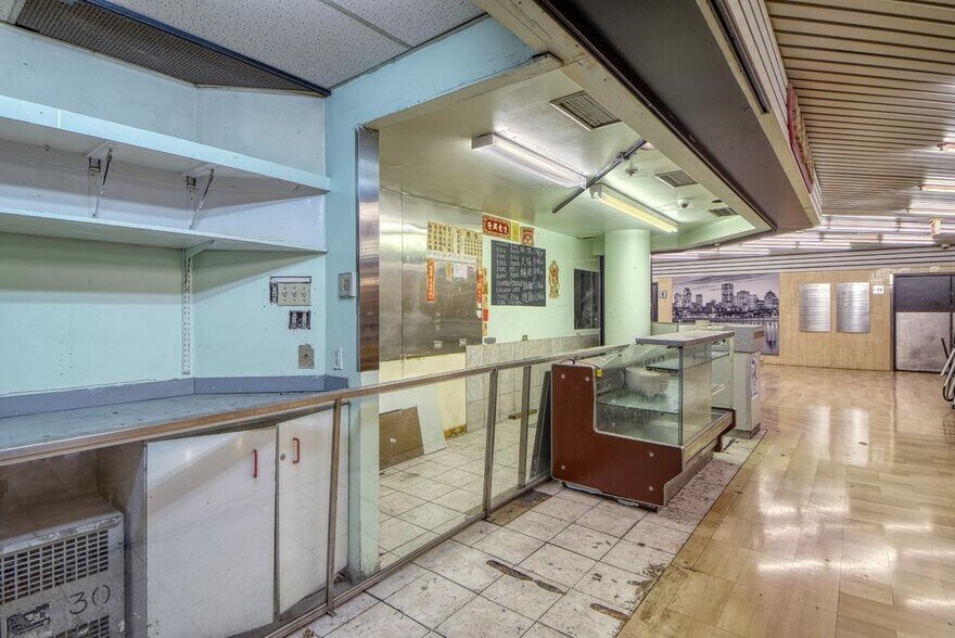 More Photos Of 1111 Rue Saint-Urbain, Montréal Office For Sale