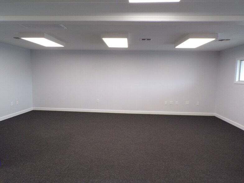 More Photos Of 2001-2005 Us Hwy 98, Lakeland Office For Lease